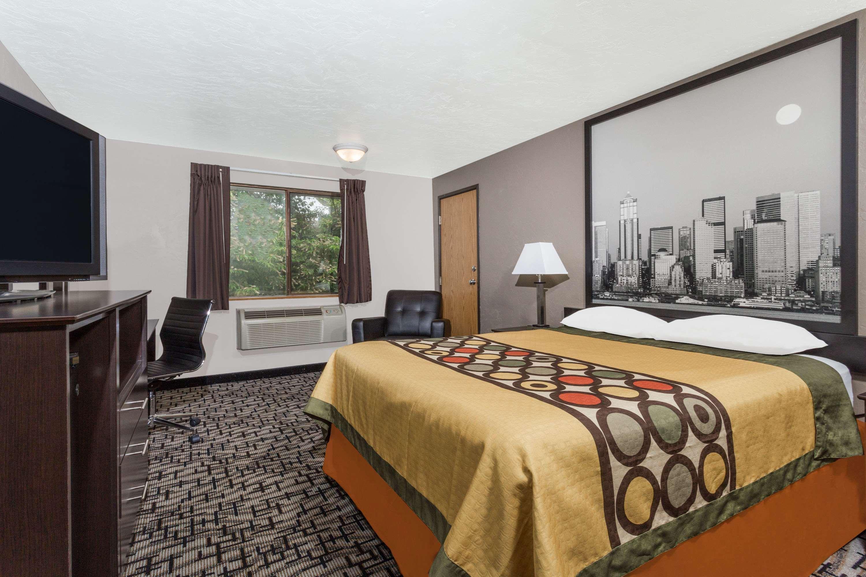 Super 8 By Wyndham Bremerton Exterior photo