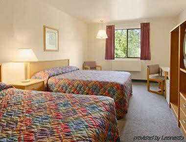 Super 8 By Wyndham Bremerton Exterior photo